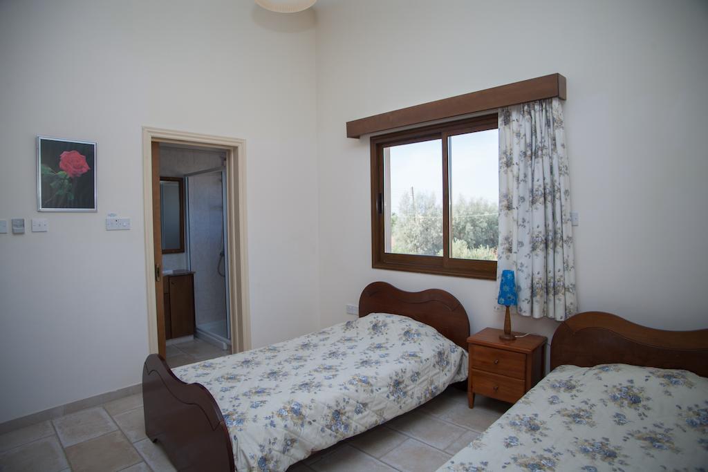 Villa Natasha Coral Bay Room photo