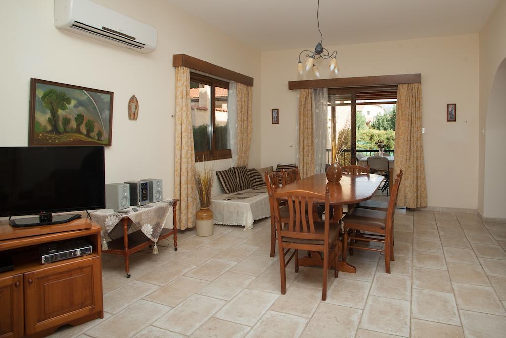 Villa Natasha Coral Bay Room photo
