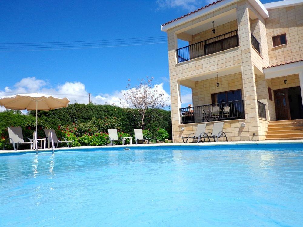 Villa Natasha Coral Bay Exterior photo