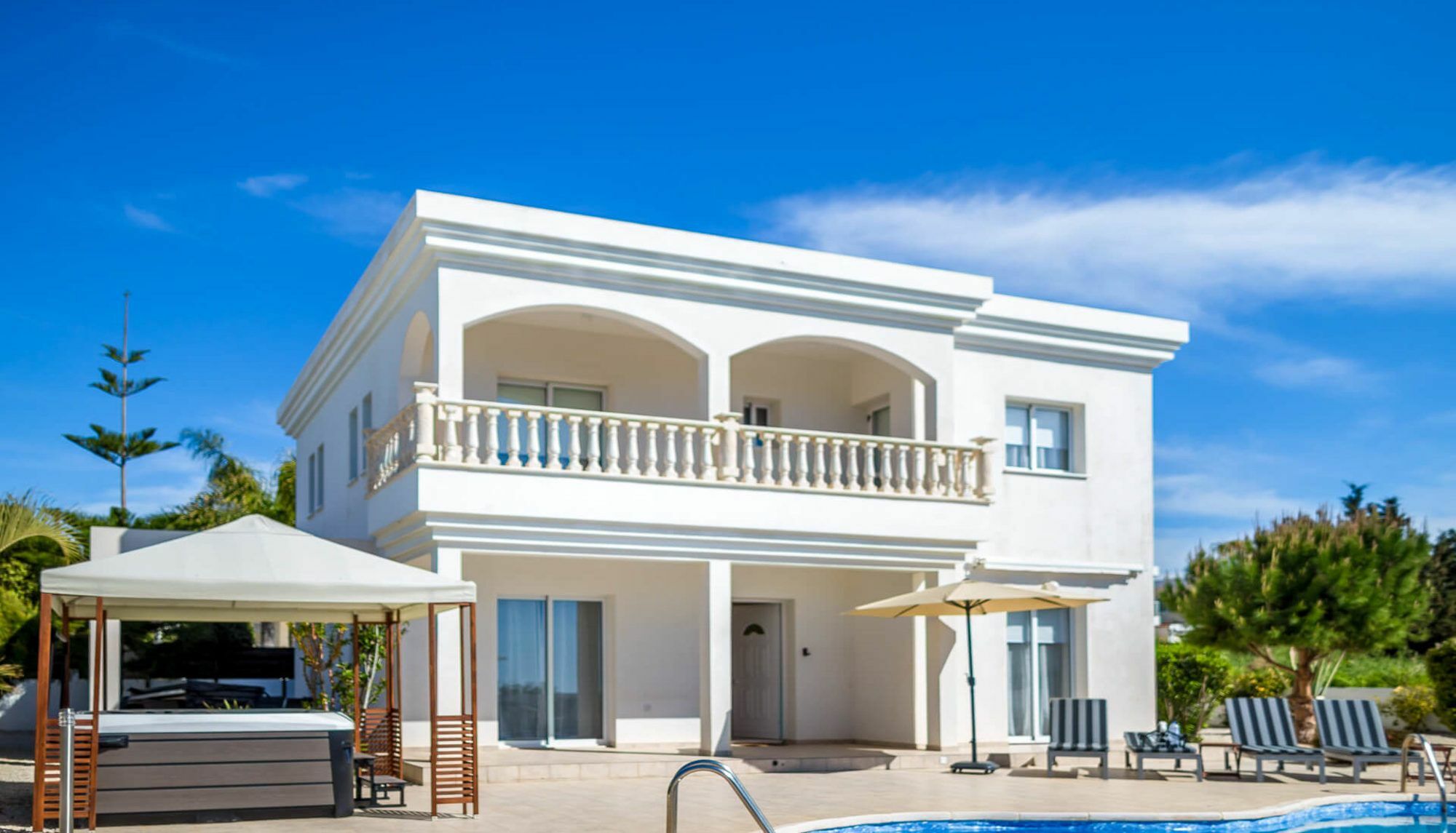 Villa Natasha Coral Bay Exterior photo